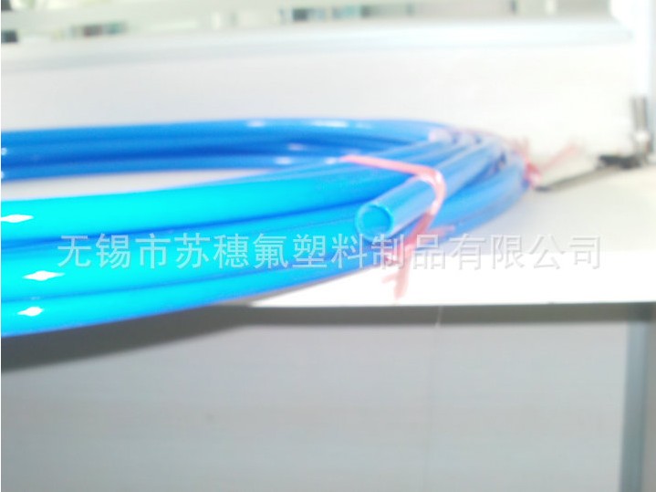 工業(yè)用氟塑料套管的技術(shù)特性與應用解析